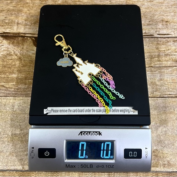 Disney Womens Castle Keychain - Picture 5 of 5